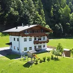Hocheben By Interhome Ramsau im Zillertal